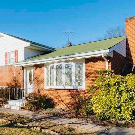 Newly Renovated Charming Home With Parking Fort Washington Luaran gambar