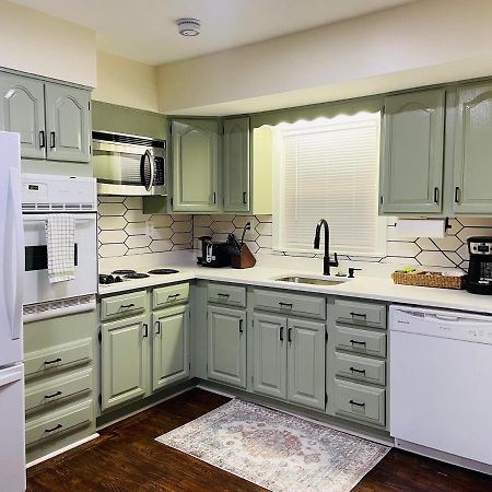 Newly Renovated Charming Home With Parking Fort Washington Luaran gambar