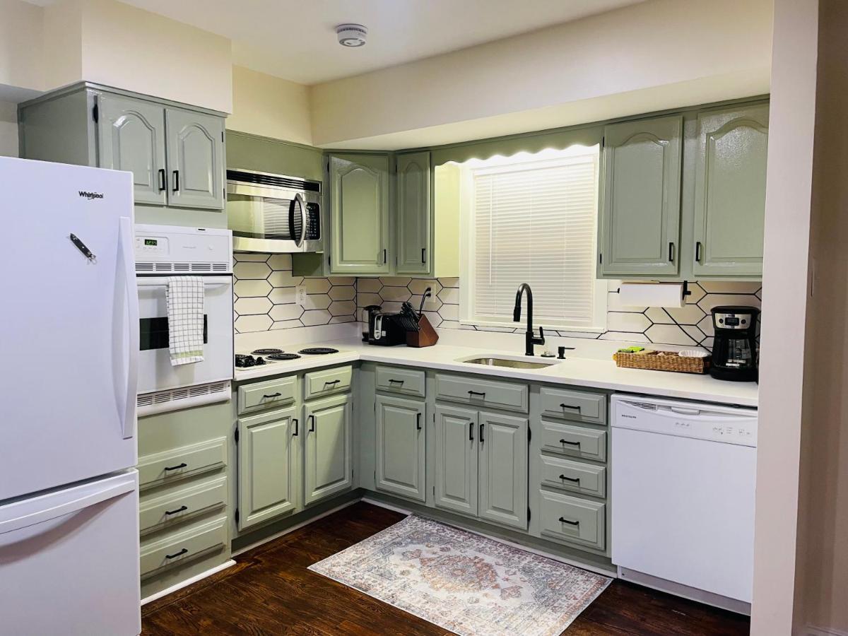 Newly Renovated Charming Home With Parking Fort Washington Luaran gambar