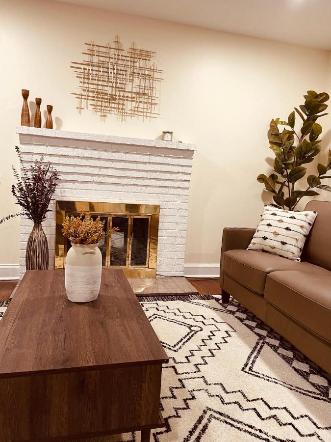 Newly Renovated Charming Home With Parking Fort Washington Luaran gambar